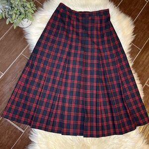 Red/black Buffalo printed wool pleated blended skirt sz 8